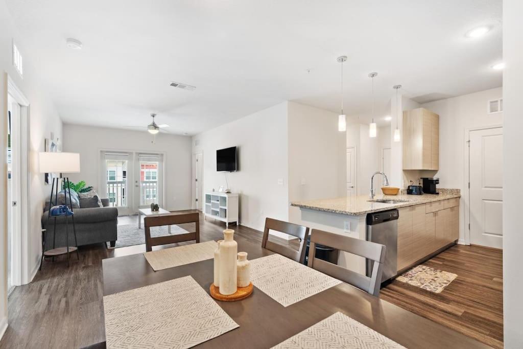 Lavish 2Br Apartment In Tampa Kültér fotó