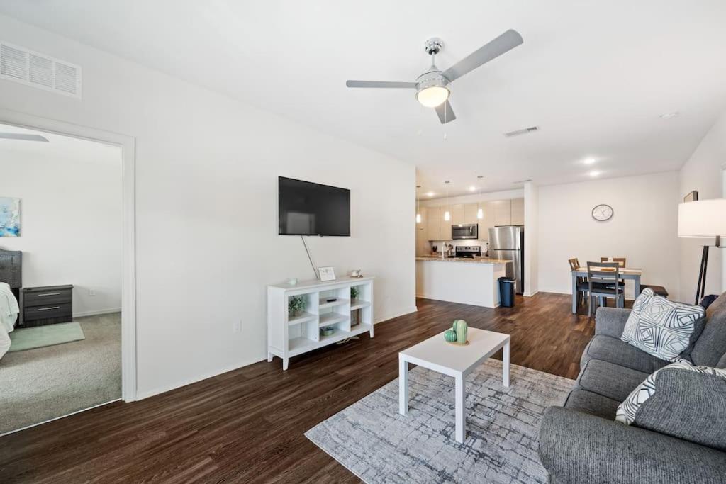 Lavish 2Br Apartment In Tampa Kültér fotó